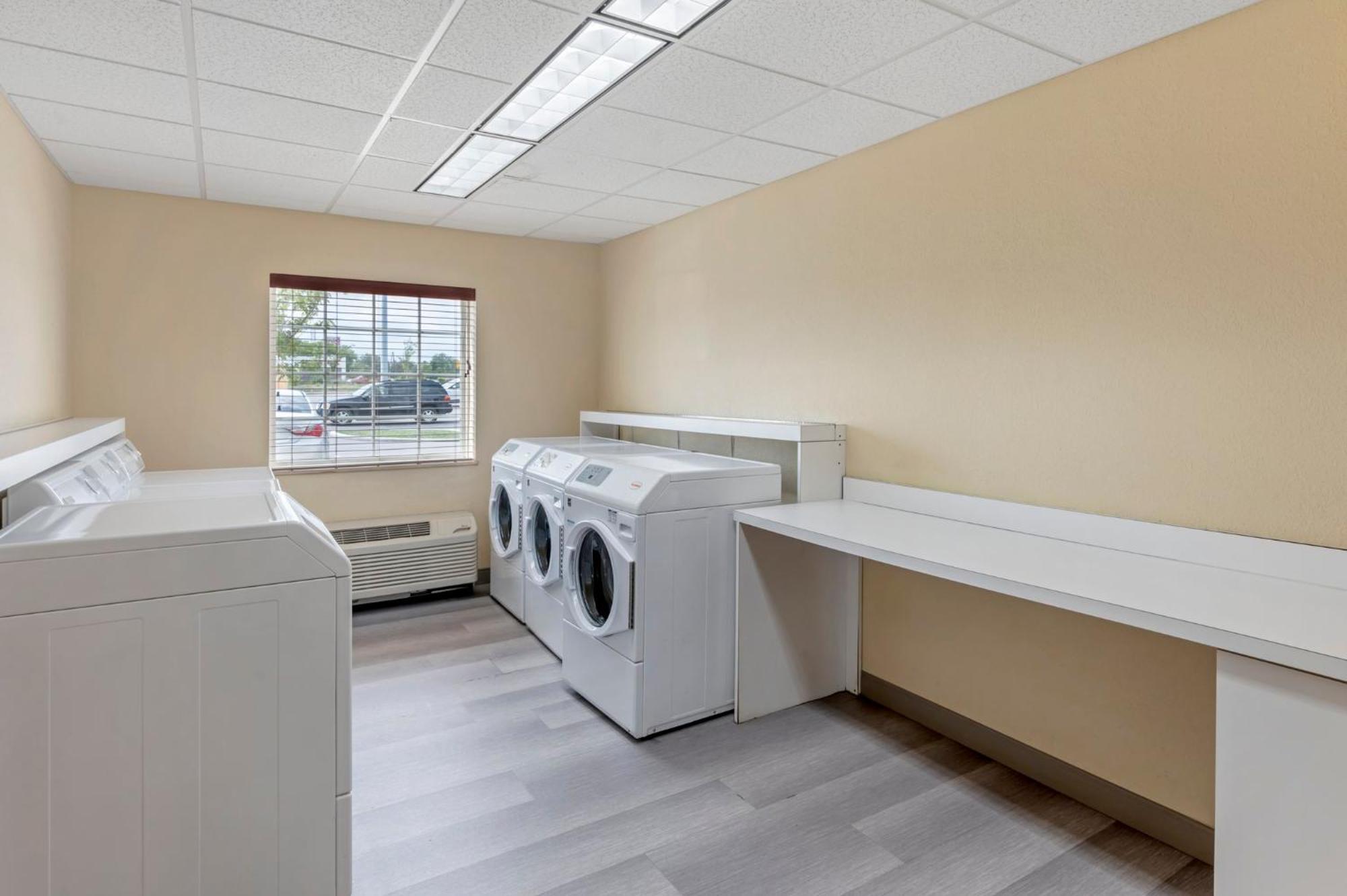 Candlewood Suites Indianapolis East By Ihg Kültér fotó